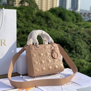 Dior Saddle Bag Réplique 1:1 en Cuir Véritable, Qualité Miroir - Sac à Main de Luxe 1129257445 - front view